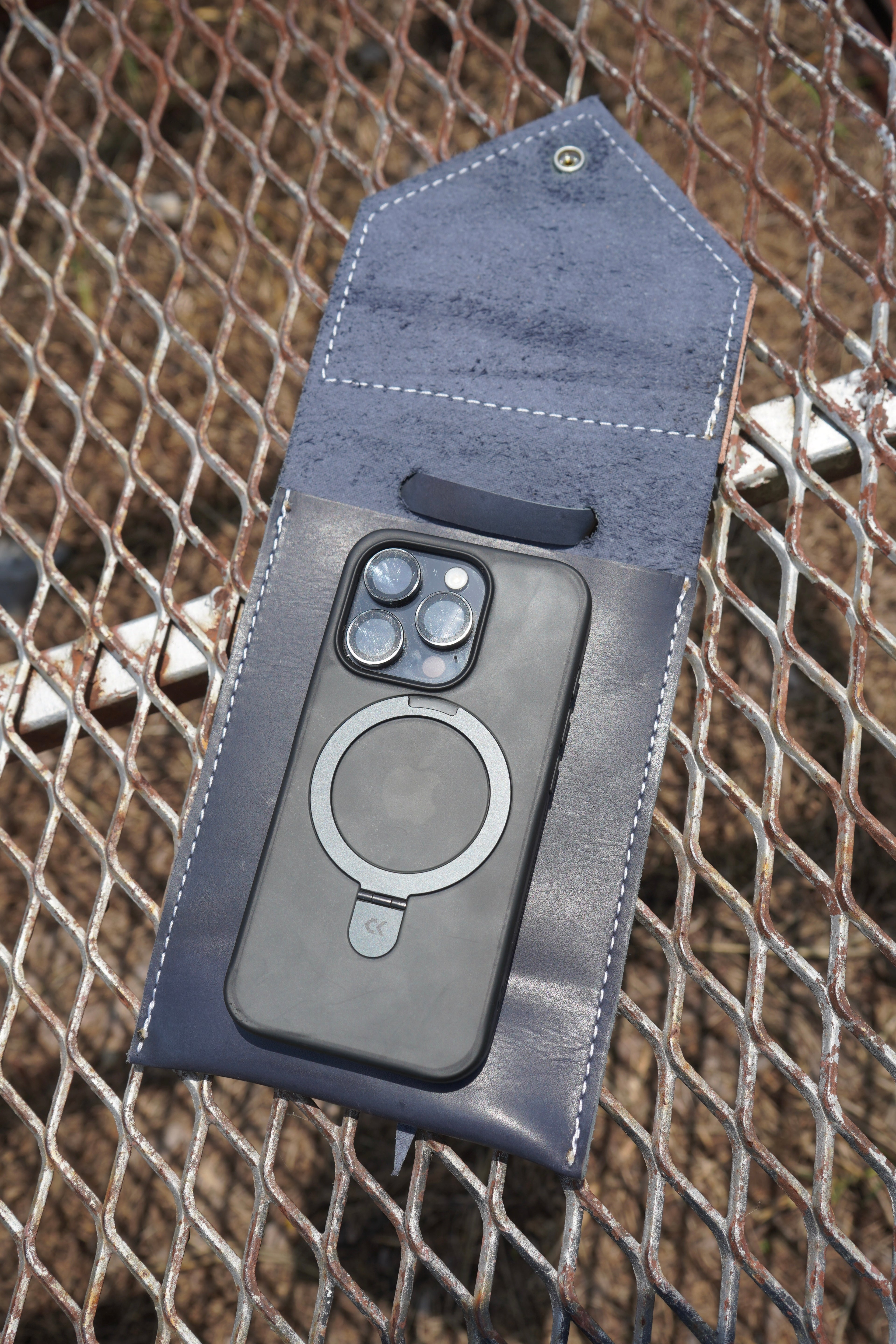 Back Cinch Phone Holder